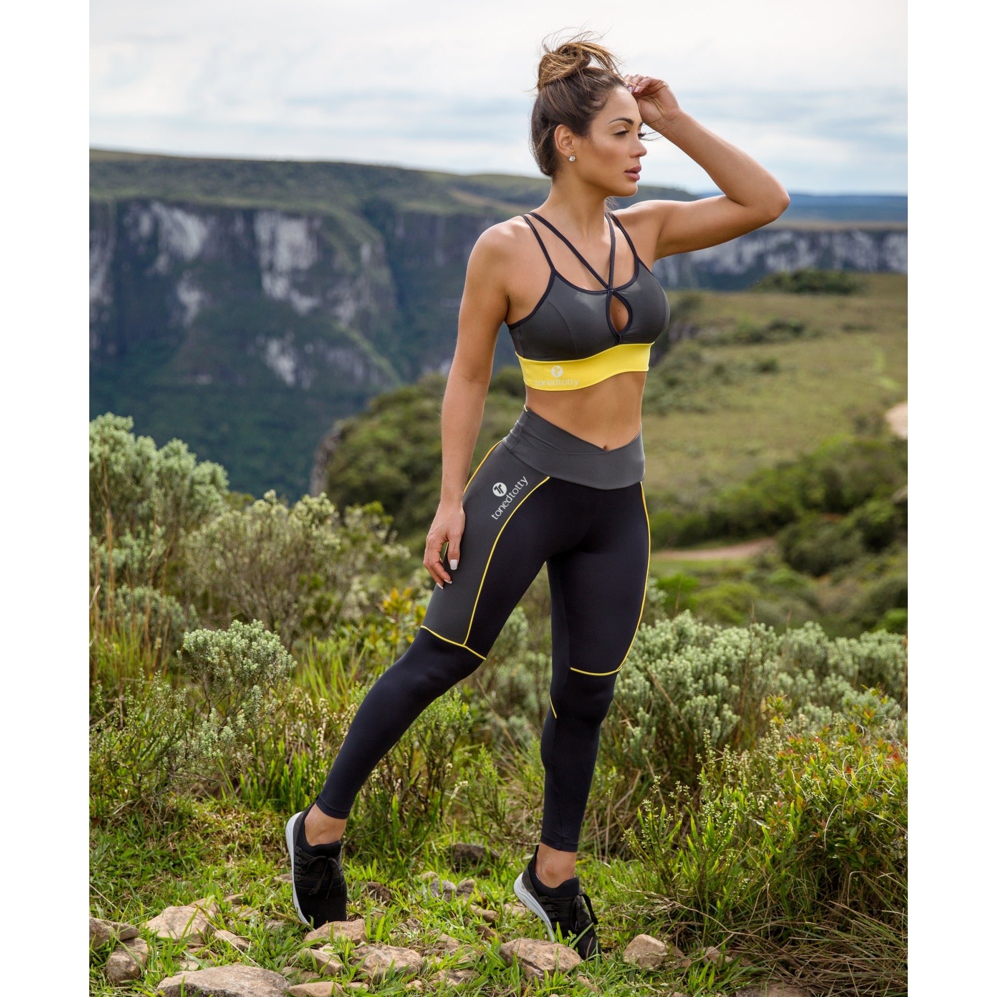 Bombshell Light Sports Bra Top